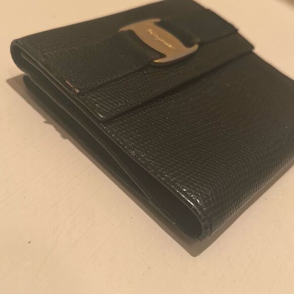 Salvatore Ferragamo Vara Bow Compact Wallet Black Grain Leather Preppy Old Money - Picture 4 of 14